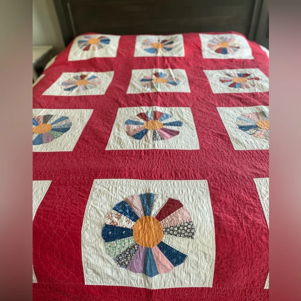 Vintage Dresden Plate Quilt Red & Beautiful 101”/95” well stitched❗️❗️
